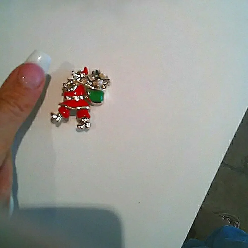 Christmas Santa‎ Clause Brooch Pin with Pearl Holiday Sweater Scarf Coat Jacket